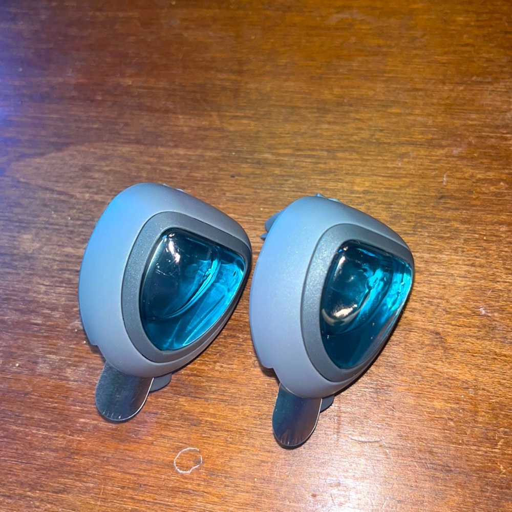 Set of 2 “Refresh” car vent clip air freshener. Scent: Pine —NWOT